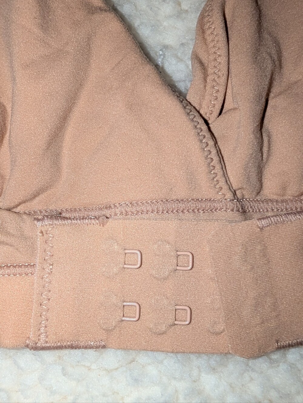Halara Wireless Triangle Bralette Beige NIP - Picture 8 of 10
